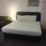 Golden Service Suite At Times Square Kl