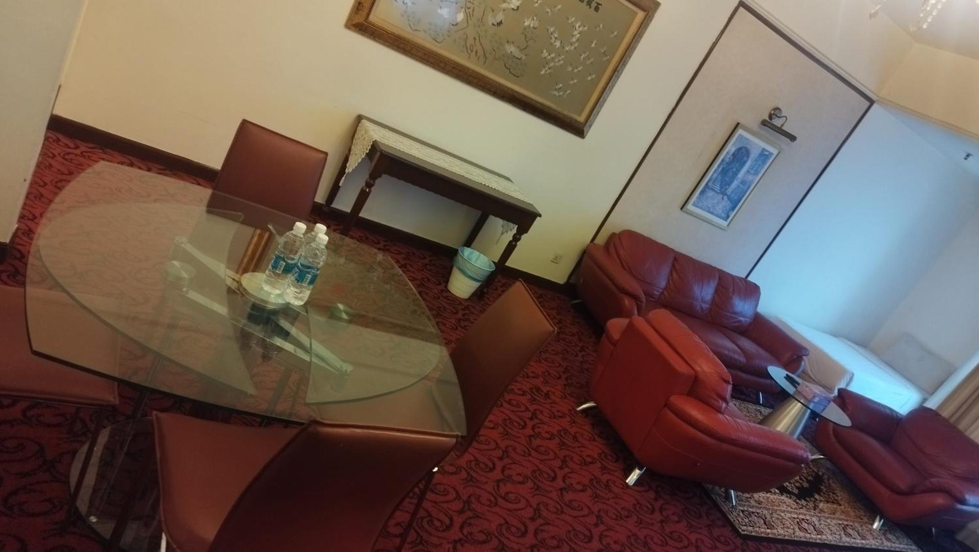 Golden Service At Times Square Kl Apartment *